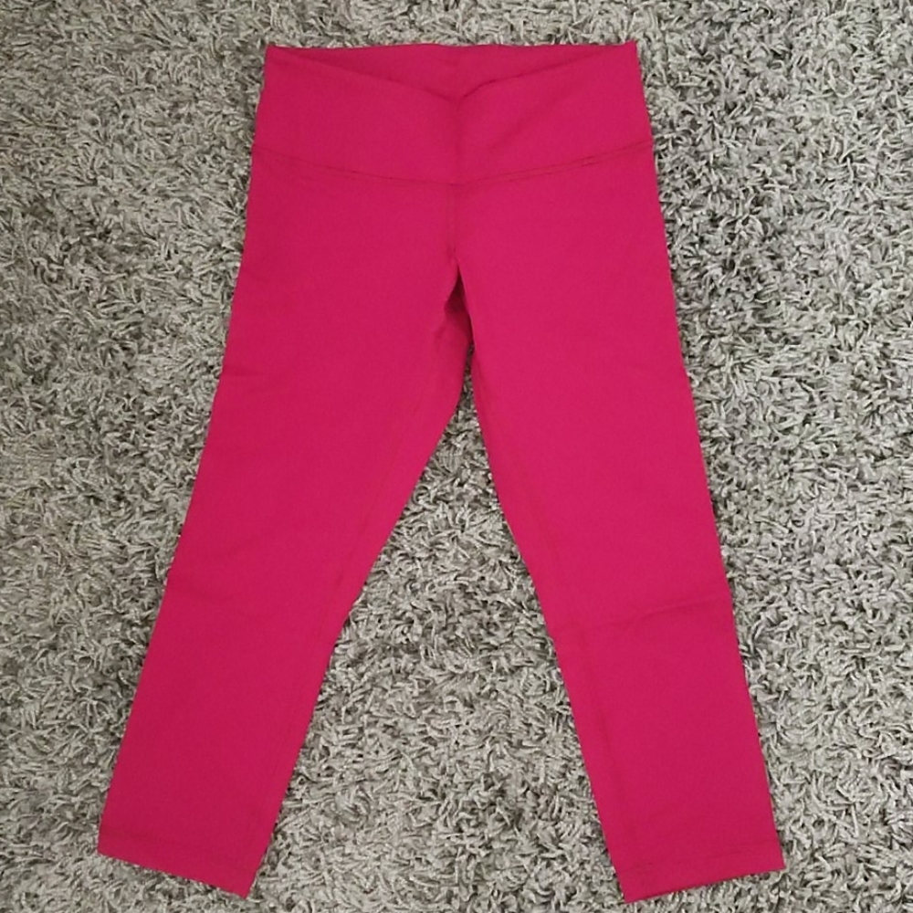 Lululemon wunder under crops, size 6